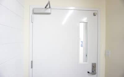 Why Business Owners in Grandview Shouldn’t Ignore Faulty Door Closures