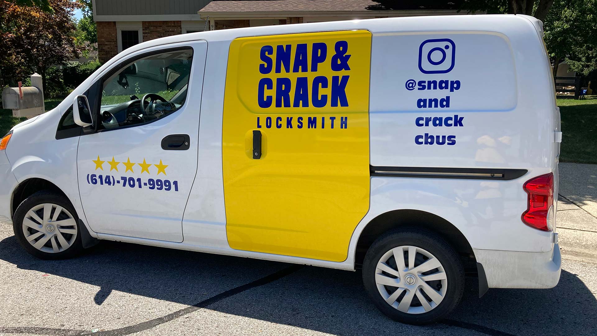 Snap & Crack Locksmith van in Columbus, OH. Call us for emergency lockouts.